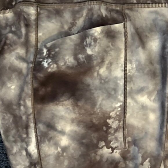 Athleta Salutation Stash Pocket Capri Legging Supernova Tie Dye Medium - Picture 6 of 6